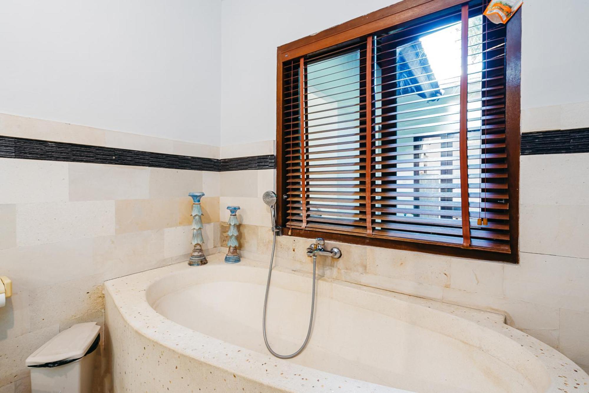 Mahayana Villa Batu Belig - Close To The Beach Чангу Экстерьер фото