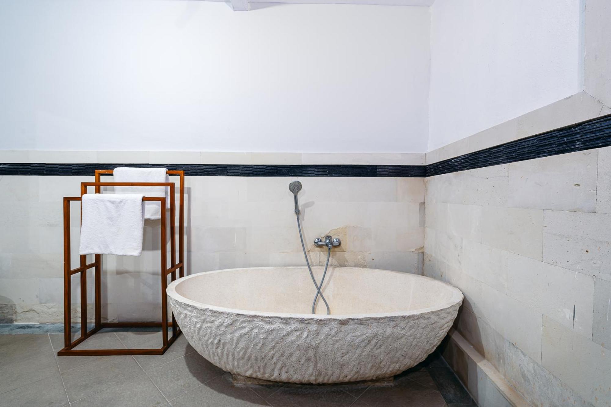 Mahayana Villa Batu Belig - Close To The Beach Чангу Экстерьер фото